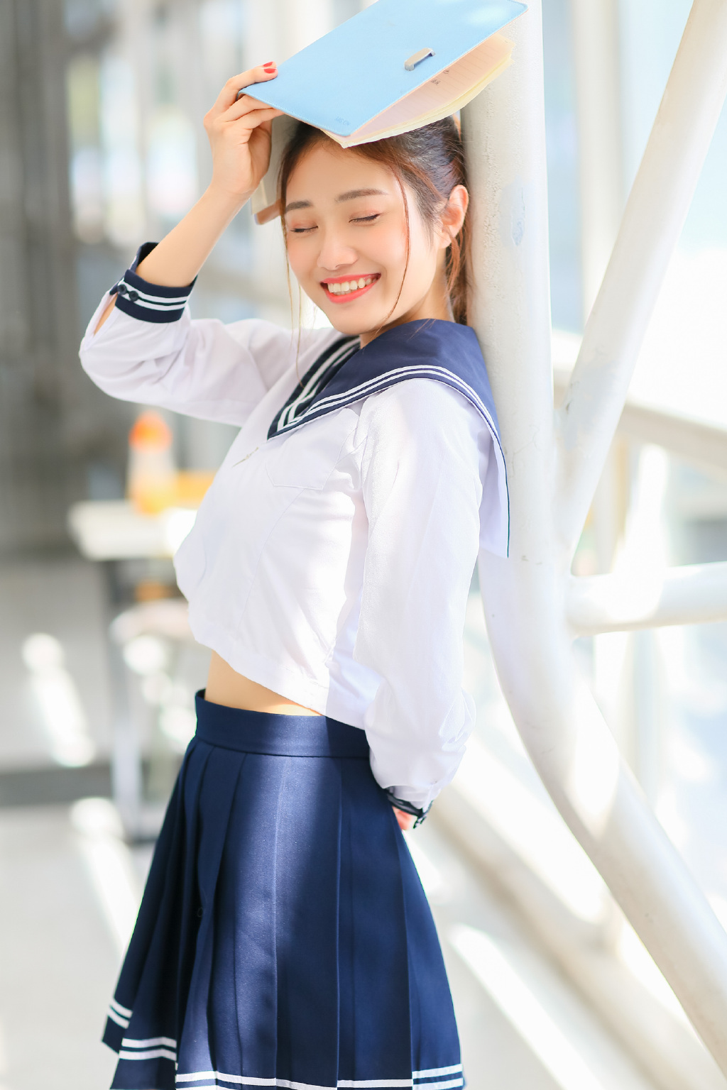 小清新美女制服图片